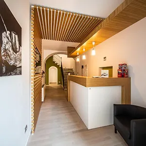 https://the-uncles-house.sicilyhotelsitaly.net