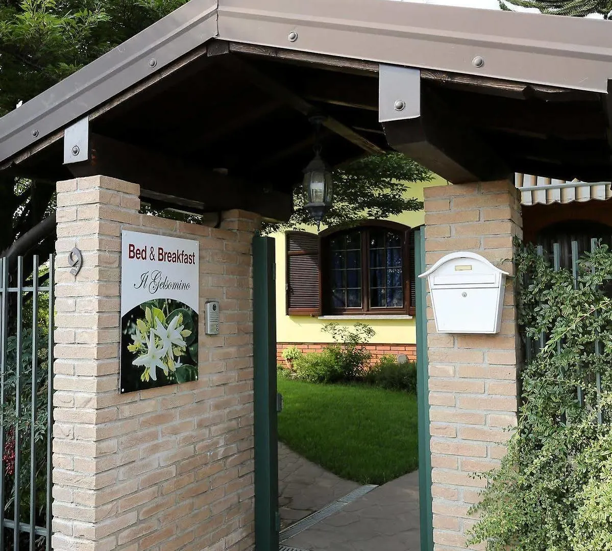 Il Gelsomino Bed & Breakfast Ferno